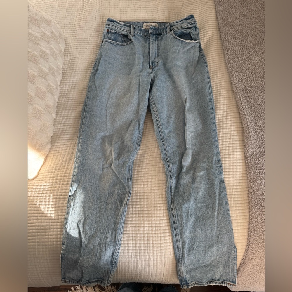 Abercrombie Curve Love Ultra High Rise 90s Straight Jean